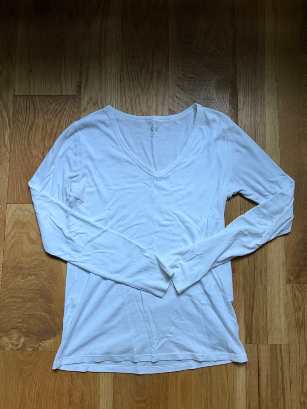 GAP White V-Neck Long Sleeve Tee